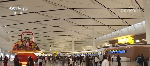 各地非遗民俗“串珠成链”点亮佳节 “到中国过春节”成为新潮流新风尚