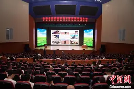 甘肃林草先进典型事迹巡回宣讲：“沙言林语”中述绿水青山图片