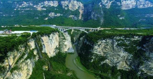 别再问年味去哪儿了！明天来叙永仙人洞，这碗刨猪汤等你来尝！