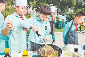 求实外国语学校“厨神”大赛火热进行图片