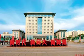 火热报名中~~现在使用无人机需要驾驶证啦！图片