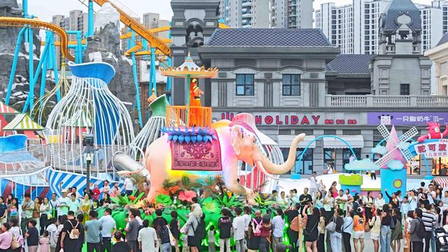 丝路欢乐世界国庆惊喜来袭，免费福利与精彩活动等你来!