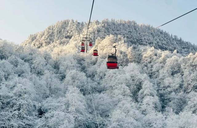 快@喜欢的人，一起去爬瓦屋山吧！