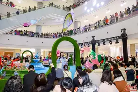 长沙IFS变身奇幻乐园！艺术家带你开启奇幻之旅图片