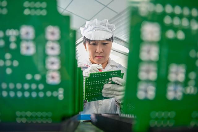 洛阳制造“隐形冠军” 瀍河区企业生产的车用电路板 配套国内大厂并出口多国