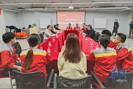 沟通“加码”！专员与企业“结对”全力保障重点企业用工需求图片