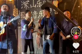 打过螺丝、干过烧烤，他最终在村里唱山歌火了图片