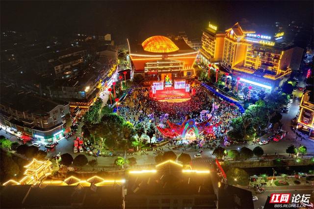 跟着网友游广西丨直击金秀盘王节：烟火里的瑶乡盛宴