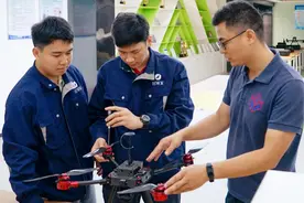 制造类毕业生100%就职核心岗位，这所技师学院将专业群建在产业群上｜高质量充分就业大家谈图片