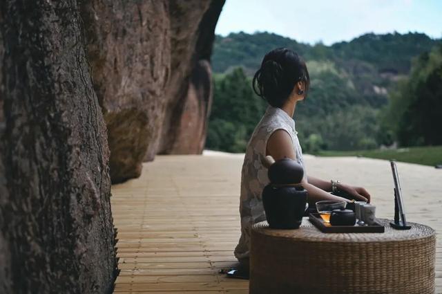 安纳班纳·泰宁 | 在时间的褶皱里，呼吸一场丹霞旧梦