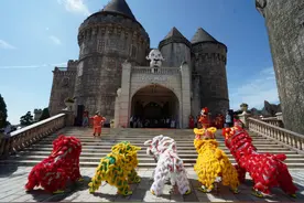 加速东南亚市场扩张，泡泡玛特越南双店齐开图片