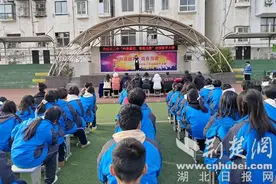 丹江口二中：校园歌手大赛展风采图片