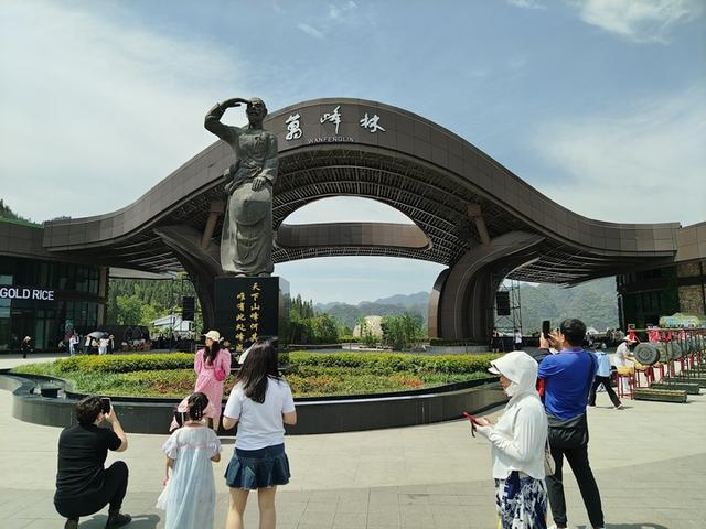 黔西南：“追逐”风景里的民族文化