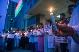 实习女医生惨遭奸杀惹众怒！全印医生响应号召举行大罢工图片