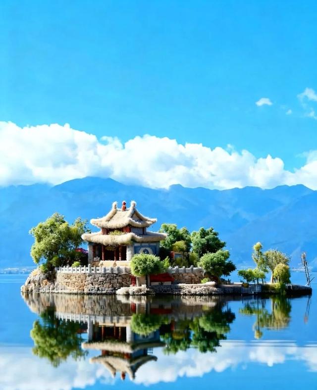 萌化了！大理全城“穿”毛衣~