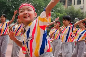 小学运动会入场式，花式秀起来图片