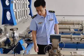 城阳故事 | 江志曾——潜心计量检定二十七载，毫厘之间铸匠心图片