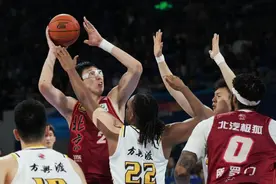 CBA总决赛｜限制不住布朗+末节崩盘 北汽男篮再度不敌广厦图片