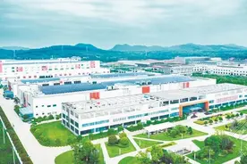 赤壁攀高比强擂战鼓图片