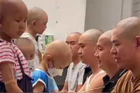 爆火！五个剃了光头的男人直播跳舞，背后真相太催泪图片