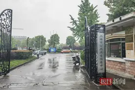 病毒学家张永振团队已可正常进出实验室，学生：能进行科研工作，其他事情待协商图片