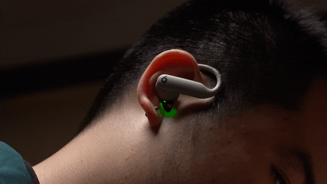 新 AirPods Pro 能测心率，苹果还想让耳机成为 AI 入口