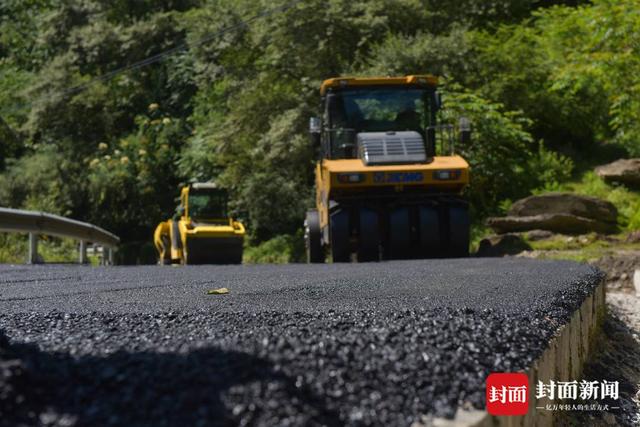 从栈道、公路到夹金山隧道 14张独家影像看60年如何跨越夹金山｜封面头条