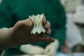 13岁的她，心里种下了一朵“莲花”图片