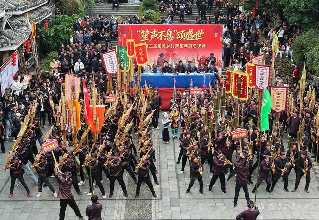 黎平肇兴：欢乐巡游闹“侗年”