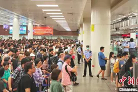 皇岗、福田口岸一个多月迎送出入境人员逾706万人次图片