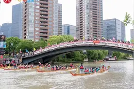 百舸奋楫展风采！张家浜上演陆家嘴金融城龙舟赛图片
