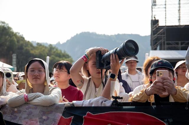 一场山与乐的“双向奔赴”——解码2025张家界峰林音乐节“破圈生长”密码
