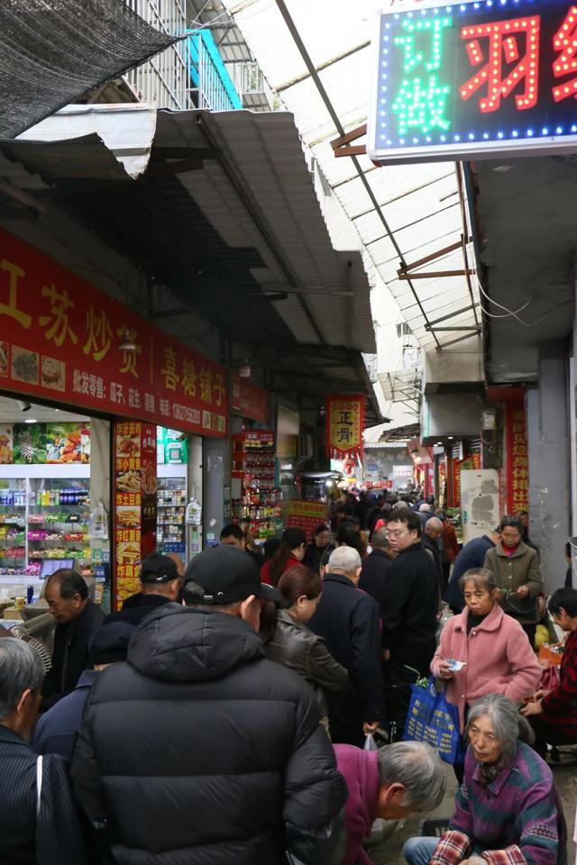 龙泉的早高峰在西河综合市场