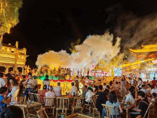 云梦：万人共赴千年古城夜宴 祥云湾奏响夜色七重奏文旅交响乐