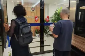 ​有认知障碍的大爷被“诱导”消费60万！店家却说：属于正常消费图片