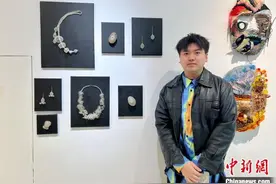 四川美术学院办本科生年展 215件作品展青年艺术风采图片