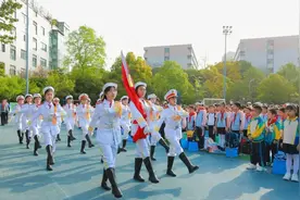 成都市菱窠路小学2025年春季运动会盛大开幕，让健康与创新共舞图片