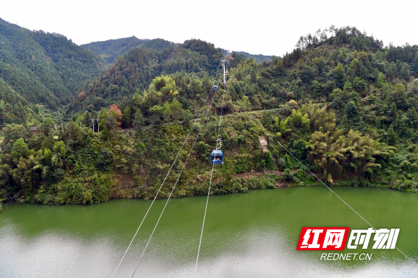 名家大咖与网红达人走进怀化 俯瞰秋日梯田体验瑶寨风情