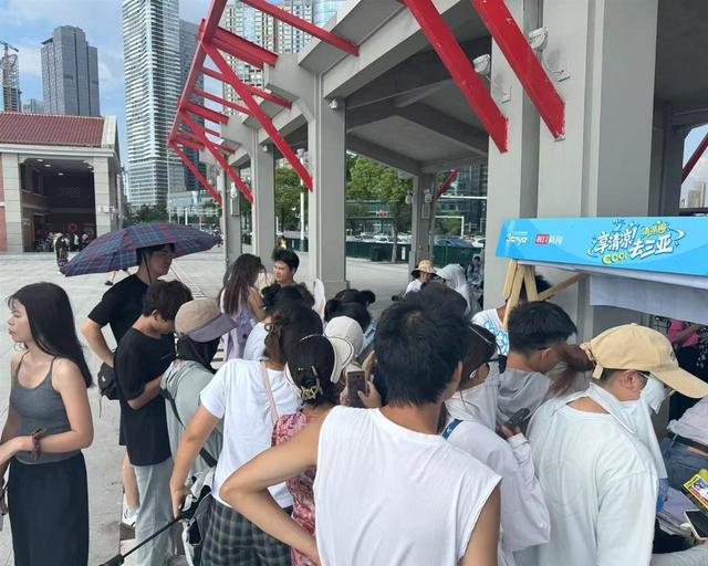 一颗椰子席卷武汉，来武商梦时代、东湖湖光序曲偶遇吧！