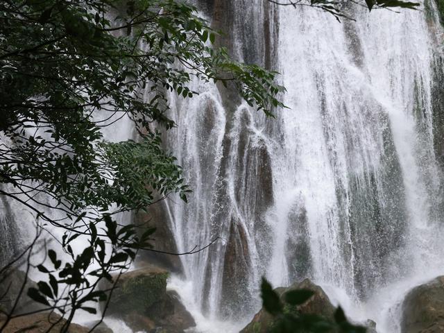 修文县天生桥村：探秘蜈蚣坡自然与人文之美