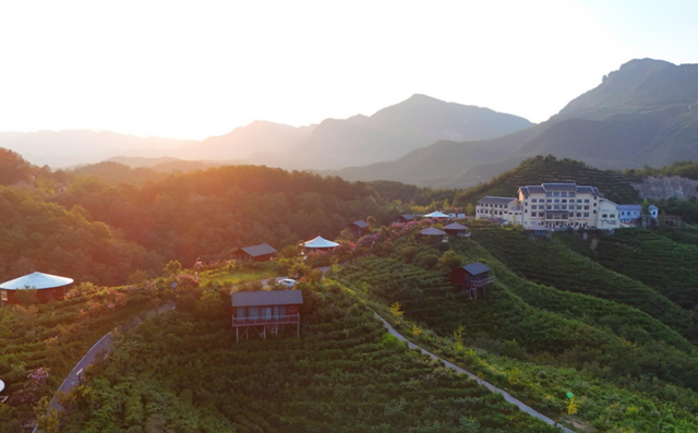 保康白竹村：山水交织的自然画卷
