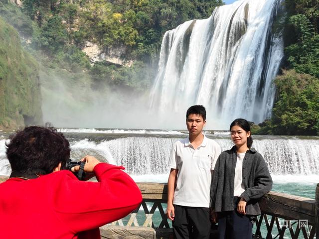 褪去喧嚣显壮阔！初冬黄果树大瀑布成游客热门打卡地