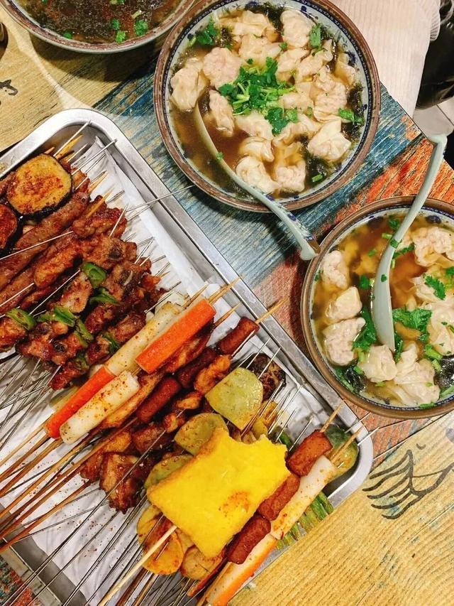 霓虹初上时，看见夜青岛的AB面~