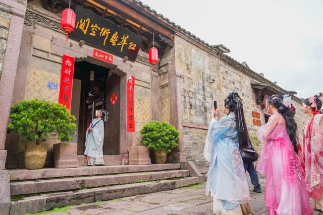 非遗唱主角 古城更热闹