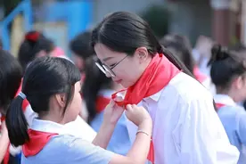 开学第一课  劳动伴成长图片
