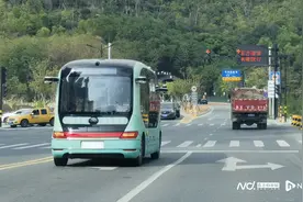 横琴一路口可闯红灯？过往司机蒙查查图片