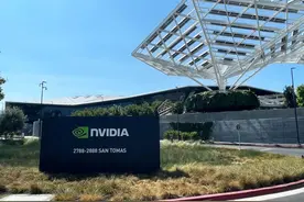 在中国的市场份额大跌45%！黄仁勋最新发声：中国市场是独一无二的，美国出口管制让英伟达很受伤！他还称赞了华为图片