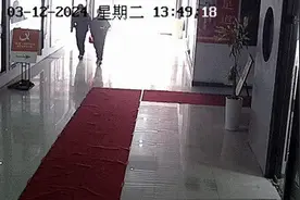 太飒了！95后女警员一个眼神杀，上了热搜！图片