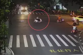 一女子肇事逃逸后仍去逛街，被抓后竟称：是路人劝我走的图片