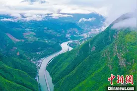湖北兴山：雨后“水上公路”美景惹人醉图片